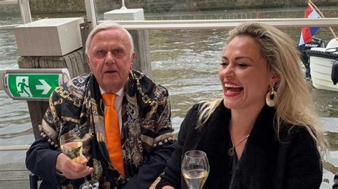 chanel lohuis opgelicht|Harry Mens (75) is ’heel blij’ met nieuwe liefde (40).